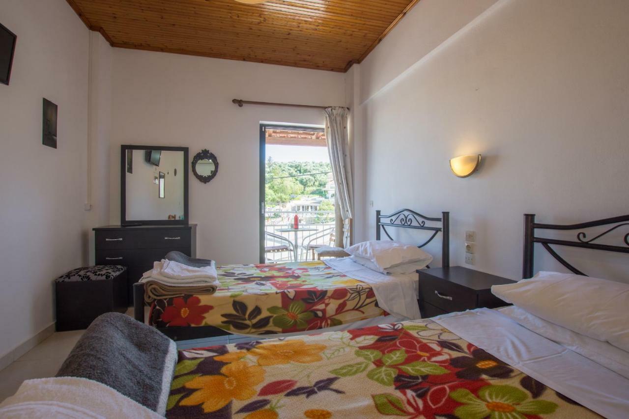 Plessas Studios Tsilivi  Luaran gambar