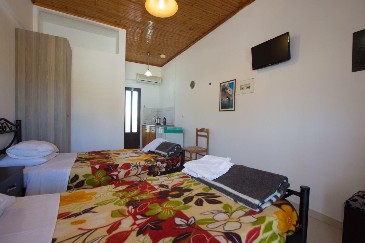 Plessas Studios Tsilivi  Luaran gambar